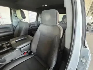 Chevrolet Silverado 1500 2025 4x4 Custom 4dr Crew Cab 5.8 ft. SB