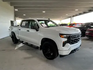 Chevrolet Silverado 1500 2025 4x4 Custom 4dr Crew Cab 5.8 ft. SB