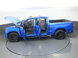 Chevrolet Silverado 1500 2025 4x2 Custom 4dr Crew Cab 5.8 ft. SB