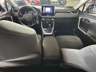 Toyota RAV4 2025 LE 4dr SUV