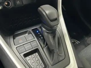 Toyota RAV4 2025 LE 4dr SUV