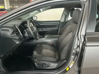 Toyota Camry Hybrid 2020 LE 4dr Sedan