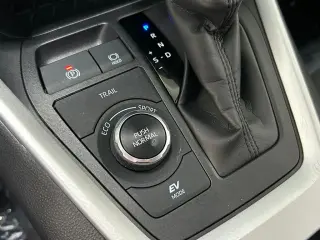 Toyota RAV4 Hybrid 2025 AWD LE 4dr SUV