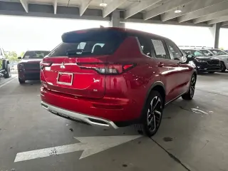 Mitsubishi Outlander 2024 SE 4dr SUV