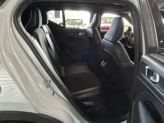 Volvo XC40 2021 AWD T5 R-Design 4dr SUV
