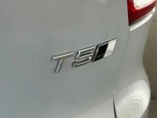 Volvo XC40 2021 AWD T5 R-Design 4dr SUV