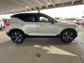 Volvo XC40 2021 AWD T5 R-Design 4dr SUV