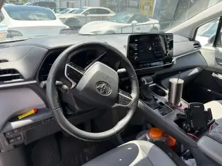 Toyota Sienna 2023 XLE 8-Passenger 4dr Mini-Van