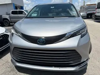 Toyota Sienna 2023 XLE 8-Passenger 4dr Mini-Van