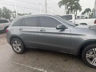 Mercedes-Benz GLC 2021 GLC 300 4dr SUV