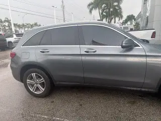 Mercedes-Benz GLC 2021 GLC 300 4dr SUV