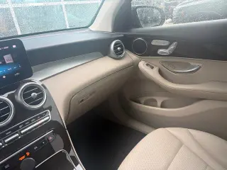 Mercedes-Benz GLC 2021 GLC 300 4dr SUV