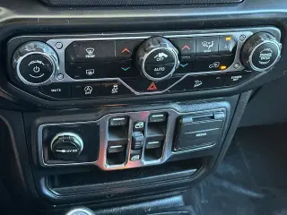 Jeep Wrangler Unlimited 2020 4x4 Willys Sport 4dr SUV