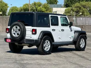 Jeep Wrangler Unlimited 2020 4x4 Willys Sport 4dr SUV