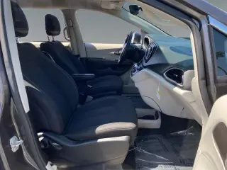 Chrysler Voyager 2023 LX 4dr Mini-Van