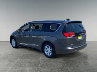 Chrysler Voyager 2023 LX 4dr Mini-Van