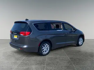 Chrysler Voyager 2023 LX 4dr Mini-Van