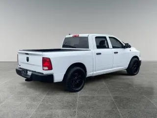 Ram 1500 Classic 2022 4x2 SLT 4dr Crew Cab 5.5 ft. SB Pickup