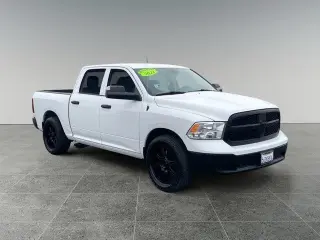 Ram 1500 Classic 2022 4x2 SLT 4dr Crew Cab 5.5 ft. SB Pickup
