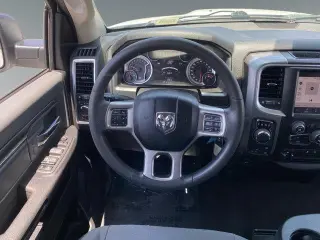 Ram 1500 Classic 2022 4x4 SLT 4dr Crew Cab 5.5 ft. SB Pickup