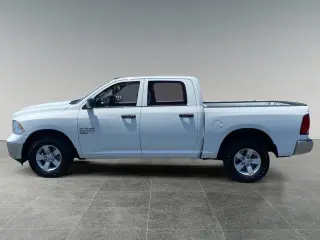 Ram 1500 Classic 2022 4x4 SLT 4dr Crew Cab 5.5 ft. SB Pickup