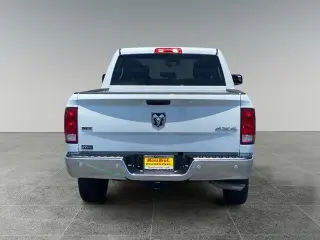 Ram 1500 Classic 2022 4x4 SLT 4dr Crew Cab 5.5 ft. SB Pickup