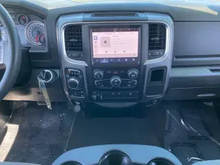 Ram 1500 Classic 2022 4x4 SLT 4dr Crew Cab 5.5 ft. SB Pickup