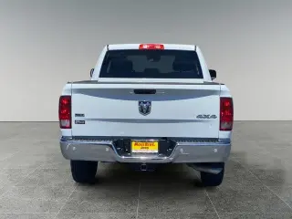 Ram 1500 Classic 2022 4x4 SLT 4dr Crew Cab 5.5 ft. SB Pickup