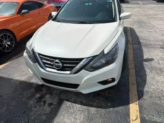 Nissan Altima 2017 2.5 SR 4dr Sedan