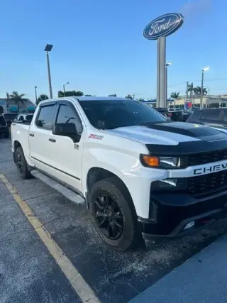 Chevrolet Silverado 1500 2020 4x4 Custom 4dr Crew Cab 5.8 ft. SB
