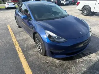 Tesla Model 3 2022 AWD Long Range 4dr Sedan