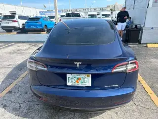 Tesla Model 3 2022 AWD Long Range 4dr Sedan