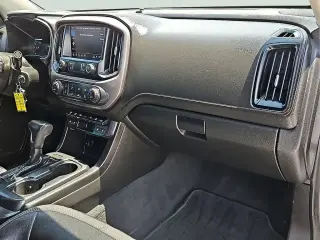 GMC Canyon 2021 4x4 AT4 4dr Crew Cab 5 ft. SB (Cloth)