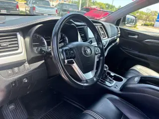 Toyota Highlander 2018 AWD SE 4dr SUV