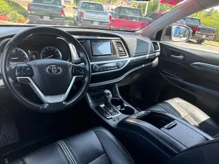 Toyota Highlander 2018 AWD SE 4dr SUV