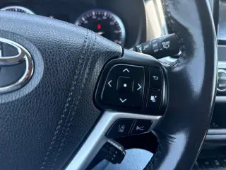 Toyota Highlander 2018 AWD SE 4dr SUV