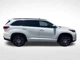 Toyota Highlander 2018 AWD SE 4dr SUV