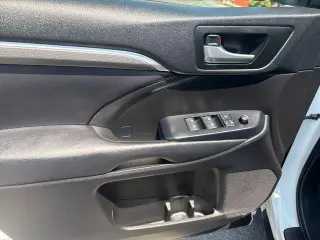 Toyota Highlander 2018 AWD SE 4dr SUV