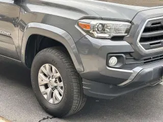 Toyota Tacoma 2017 4x2 SR5 V6 4dr Double Cab 5.0 ft SB