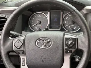 Toyota Tacoma 2017 4x2 SR5 V6 4dr Double Cab 5.0 ft SB
