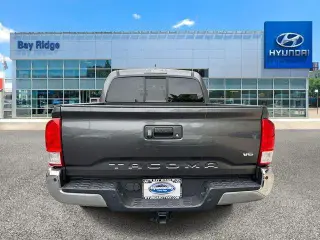 Toyota Tacoma 2017 4x2 SR5 V6 4dr Double Cab 5.0 ft SB