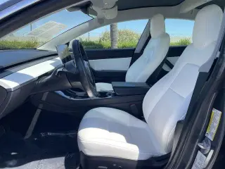 Tesla Model 3 2019 Mid Range 4dr Fastback