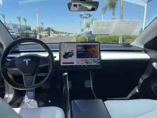 Tesla Model 3 2019 Mid Range 4dr Fastback