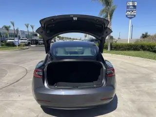 Tesla Model 3 2019 Mid Range 4dr Fastback