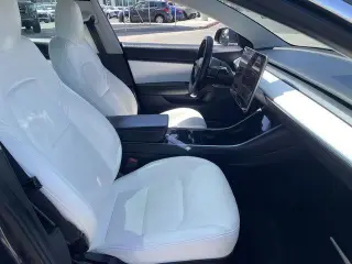 Tesla Model 3 2019 Mid Range 4dr Fastback
