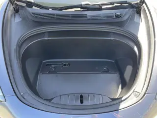 Tesla Model 3 2019 Mid Range 4dr Fastback