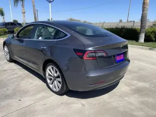 Tesla Model 3 2019 Mid Range 4dr Fastback