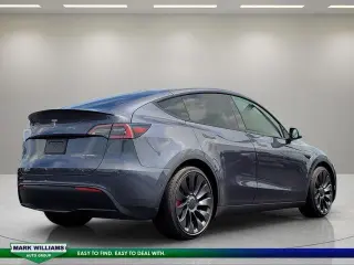 Tesla Model Y 2022 AWD Performance 4dr Crossover