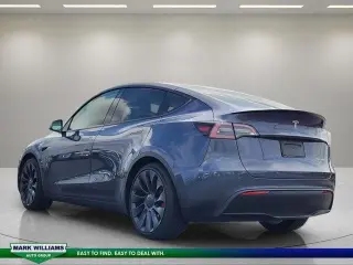 Tesla Model Y 2022 AWD Performance 4dr Crossover