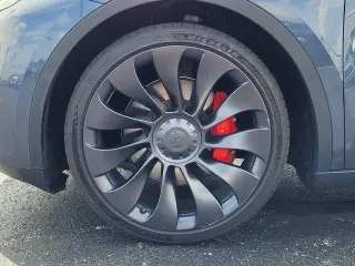 Tesla Model Y 2022 AWD Performance 4dr Crossover